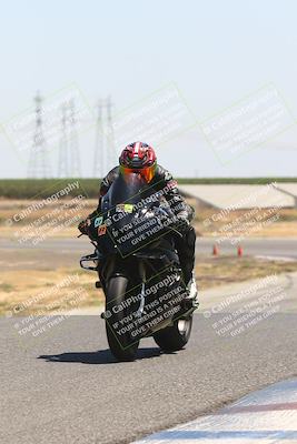 media/Aug-04-2024-TrackDaz (Sun) [[e1ff0814b6]]/Group B/1220pm (Wheelie Bump)/